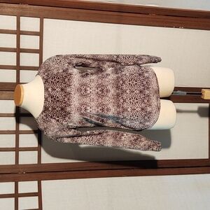 LTD Abstract Gray and Tan Blouse Sz XS